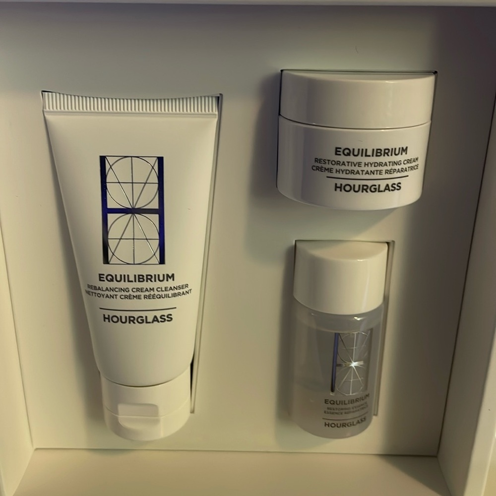 HOURGLASS Equilibrium Skincare: The Restorative Set Rebalancing